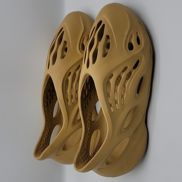 Yeezy Foam Runners Mist - Picture 4 of 7